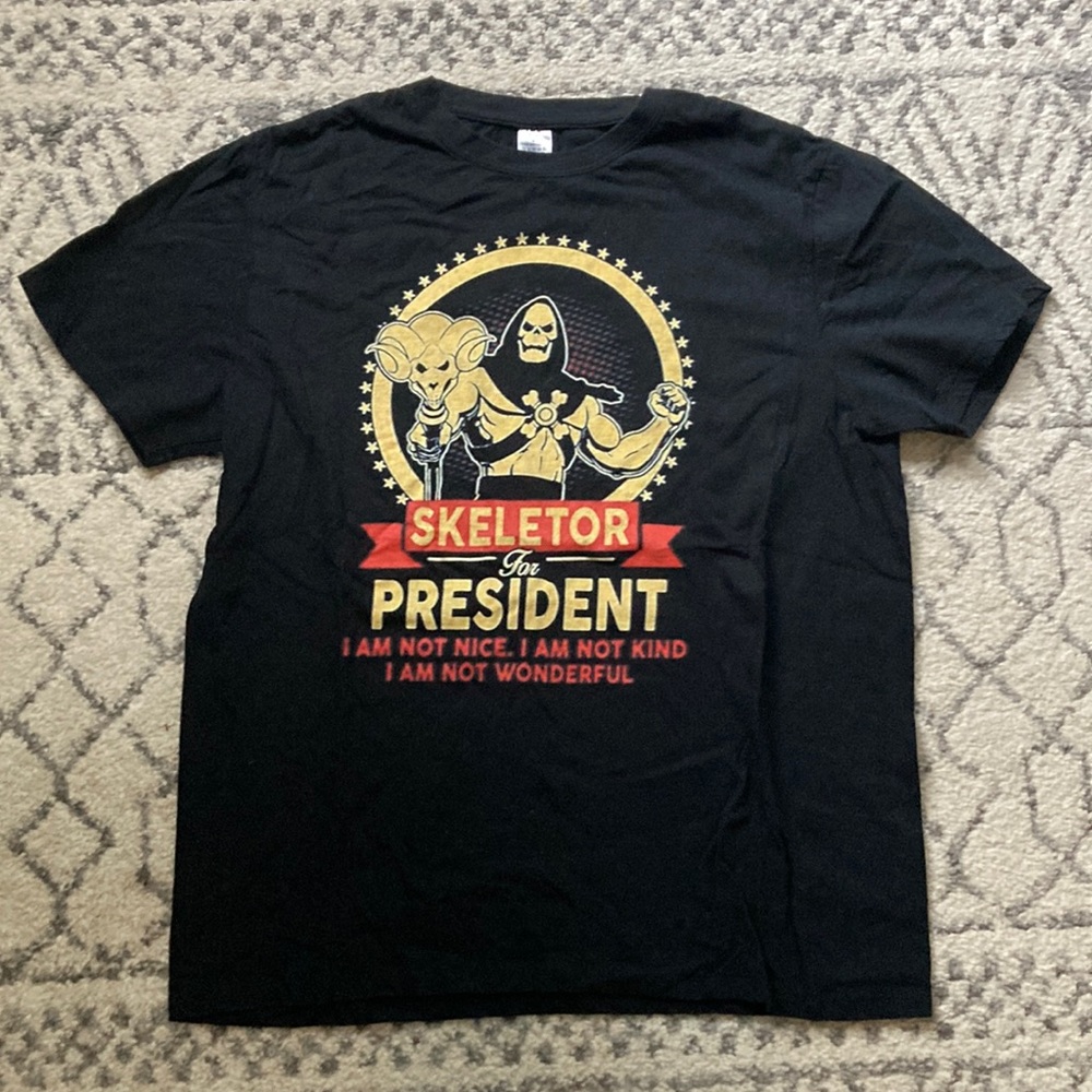 Skeleton graphic tee